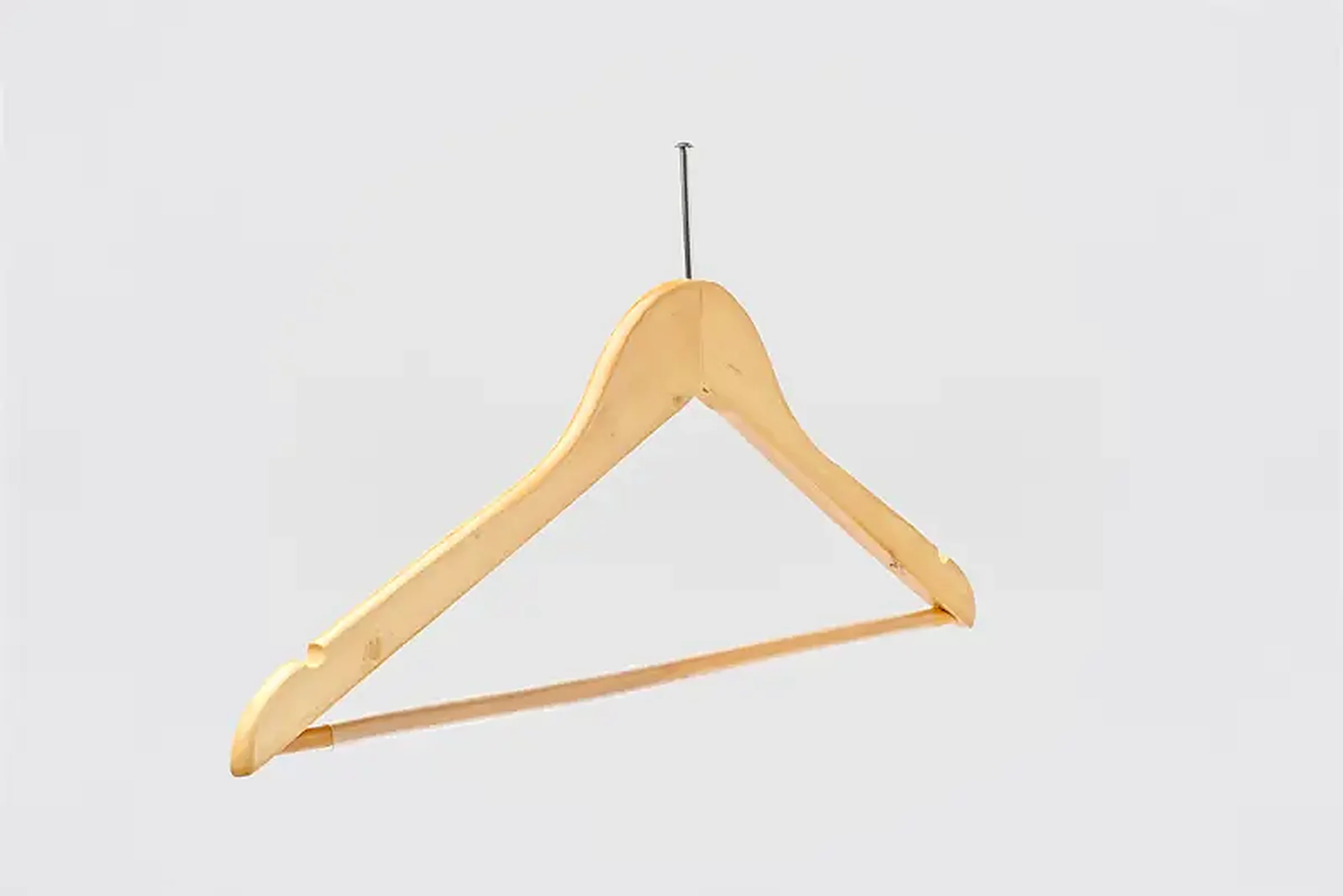 Holzkleiderbügel mit Diebstahlsicherung