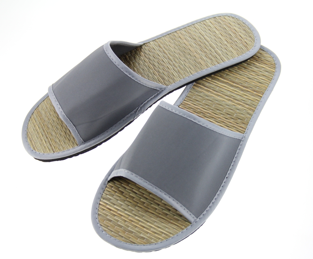 Bamboo open-toe, size 28.5cm