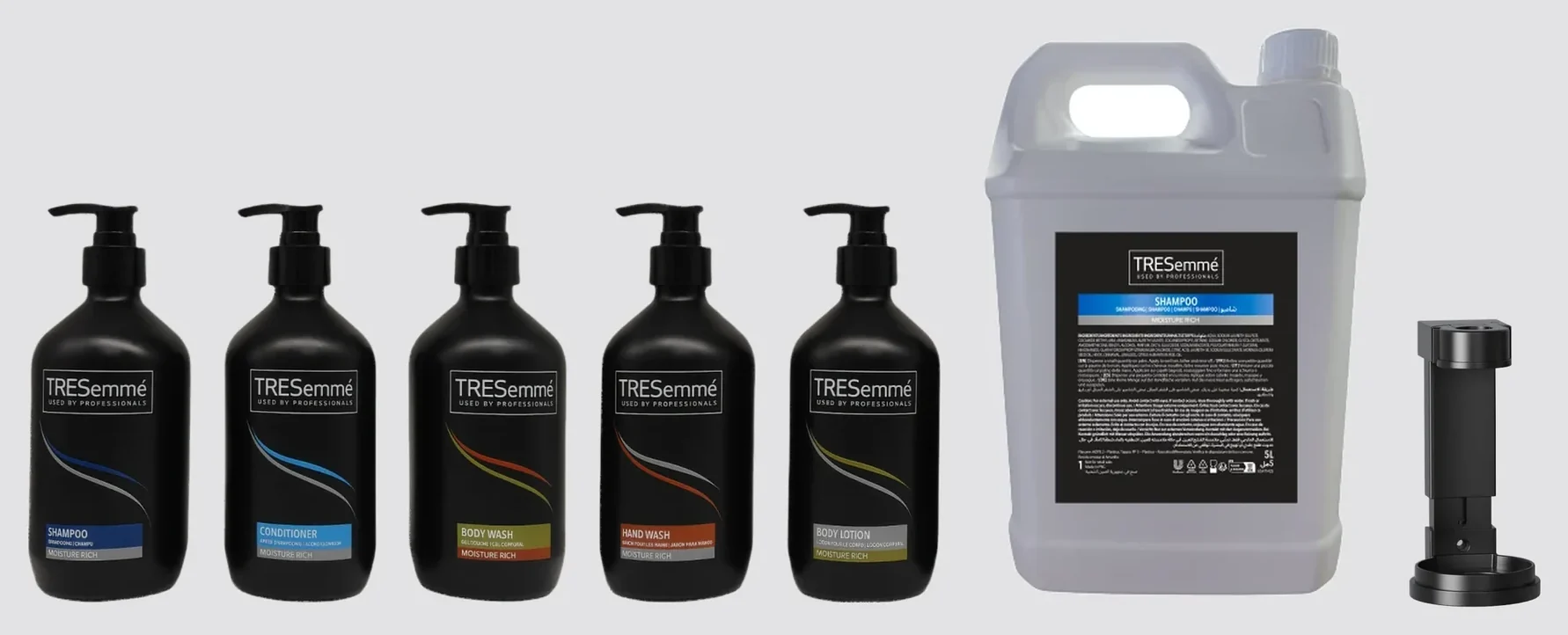 TRESemmé Moisture Rich im Überblick: fünf 500-ml-Spender, der 5-Liter-Kanister und der ABS-Wandhalter