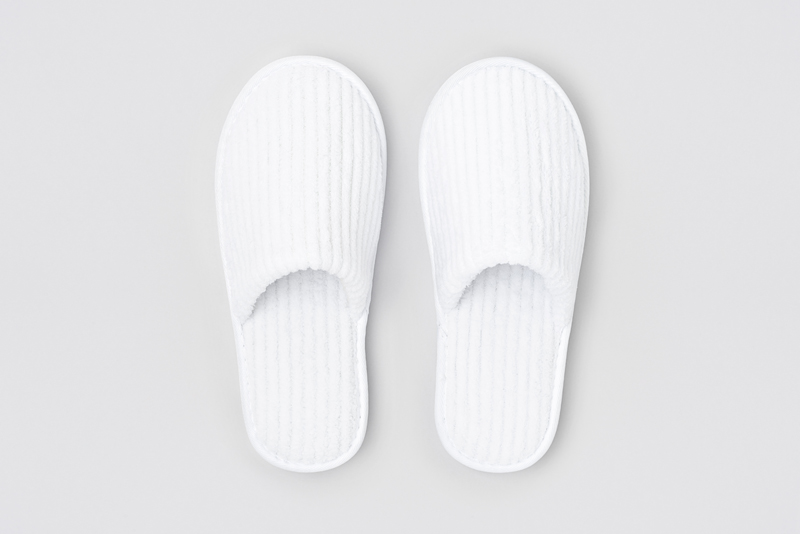 S-Coral closed-toe, white, size 24cm