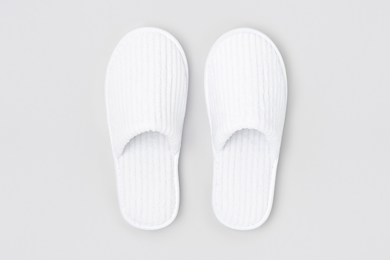 S-Coral closed-toe, white, size 24cm