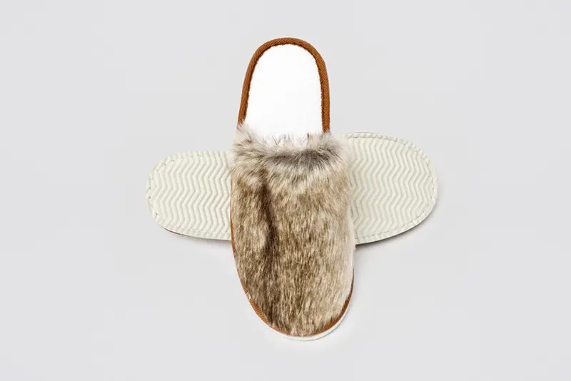 Pelouche, punta cerrada, 28,5cm | zapatilla de hotel
