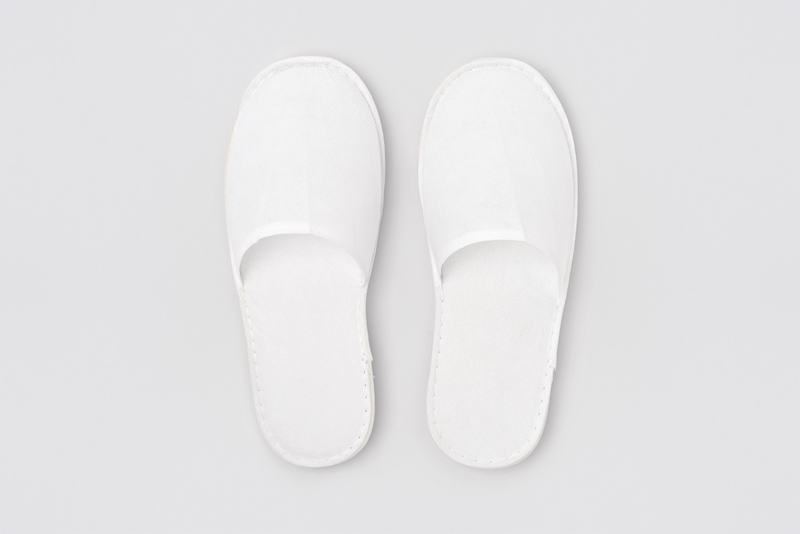 S-Basic closed-toe, white, size 28.2cm