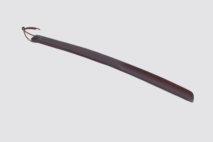 Calzador de madera, marron oscuro, 38cm