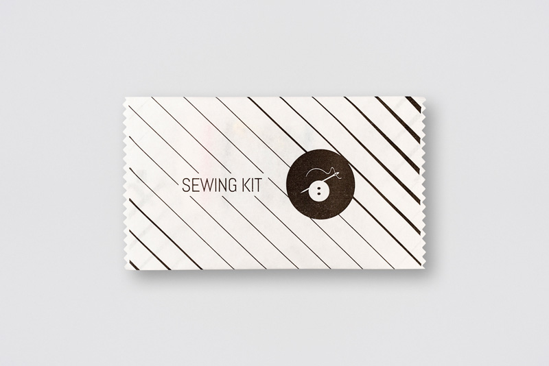 BASIC SACHET LINE - Set de costura, blanco en bolsita del papel
