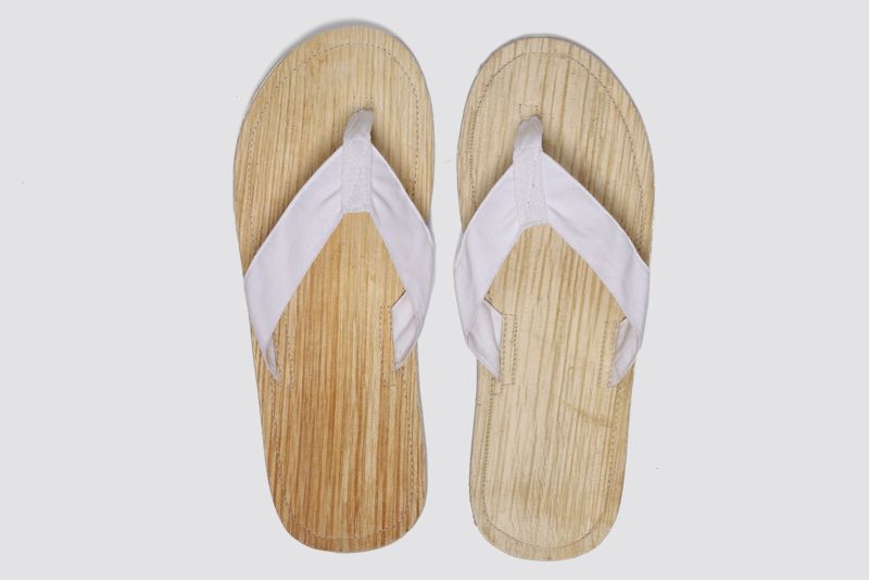 Comfort Leaf Sandal, ciabatta infradito in foglie di palma colore bianco, misura 28,5cm
