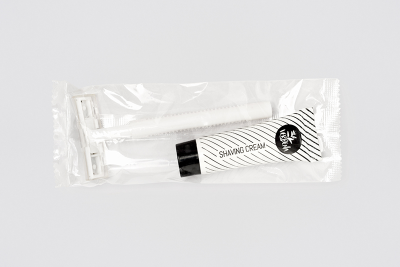 Kit de afeitado en sobrecito transparente de plástico