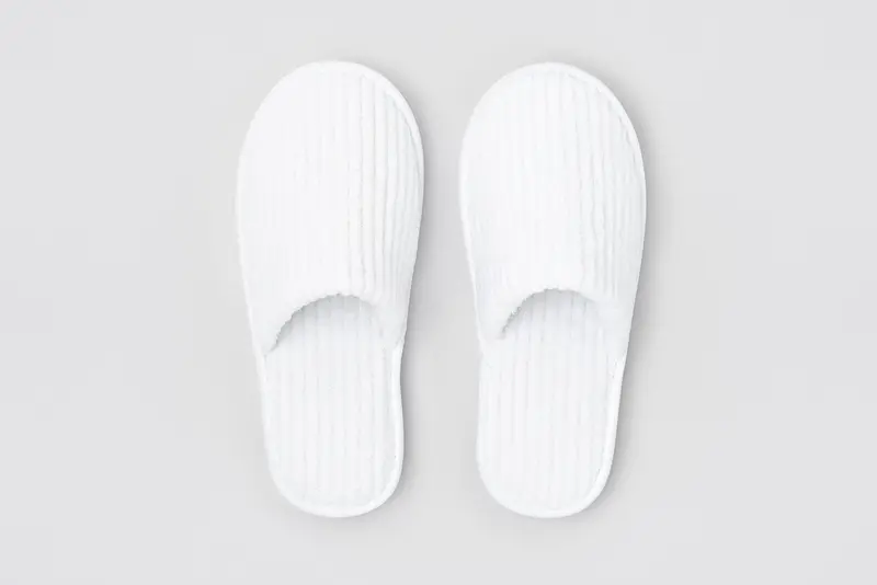 S-Coral, cerrada, blanca, longitud 24cm | zapatilla de hotel